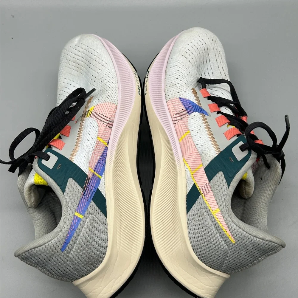 Women’s Nike Air Zoom Pegasus 38 size 9.5